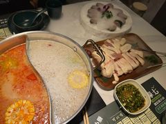 -椰子湾·海南火锅·糟粕醋·椰子鸡(正大广场店)