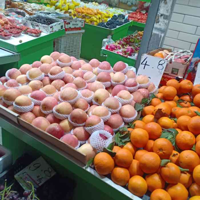 鲜果园(樱花路店)-"鲜果园是朋友小区旁的一家经营各种新鲜水果.