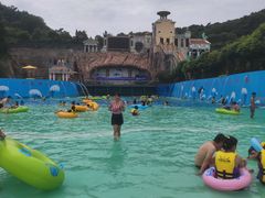 -平湖九龙山乐满地水上乐园