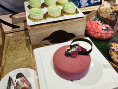 -大中华希尔顿酒店-念自助餐·嗨啤·小龙虾