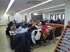 -上海市静安区图书馆(新闸路馆)