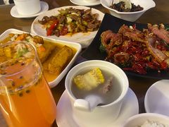 -隔壁老王·家常云南菜(花巷店)