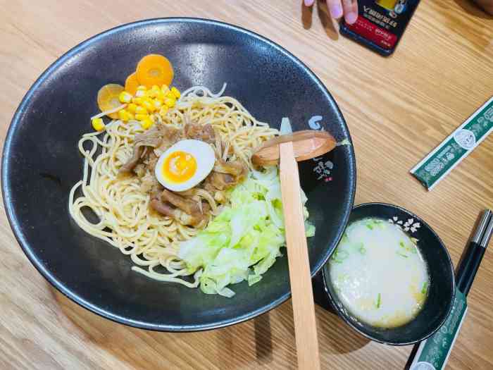 味无敌骨汤拉面(苏宁广场店)-"口感真的不错,一斤大骨,一碗汤,汤味很