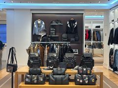 -百年港湾奥特莱斯(香炉礁店)