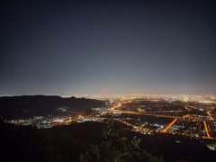 -鬼笑石后山停车场