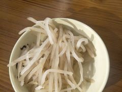 -丽虹云南过桥米线(兴工街店)