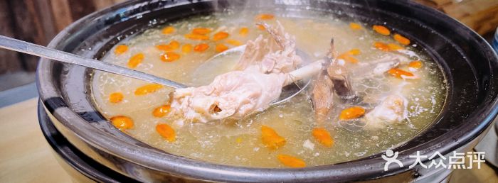 炊烟·山房菜草根水鸭汤图片