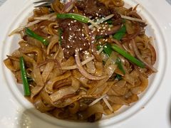 干炒牛河-新加坡瑞珍•海河观景餐厅