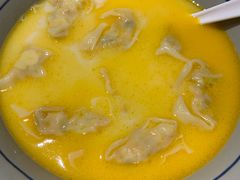 金汤黄鱼馄饨-蟹黄鱼·深夜面馆(巨鹿路店)