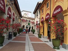 -佛罗伦萨小镇广佛名品奥特莱斯(疏港路店)