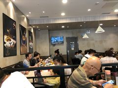 大堂-康师傅私房牛肉面(马泉营奥莱店)