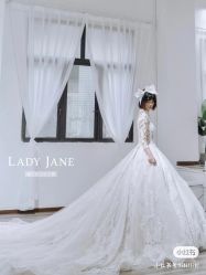 -Lady  Jane高端婚纱礼服馆