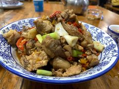 五花肉焖油豆腐-好呷八大碗(五羊店)