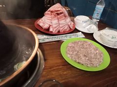 -洞庭洲·防空洞火锅·烧烤·铜锅涮肉(新百广场店)
