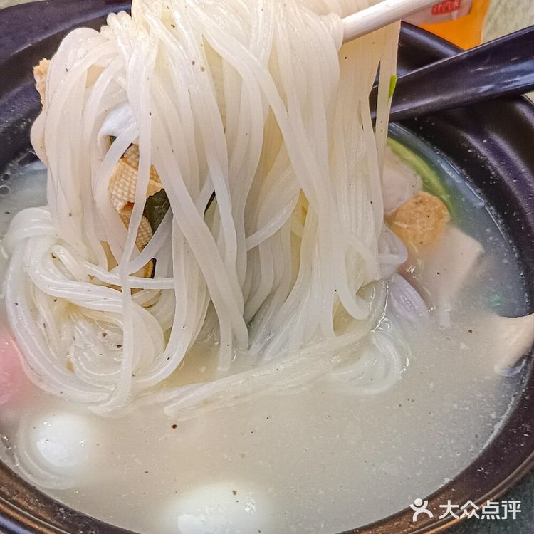 西安一家充满人间烟火气的烧烤店...