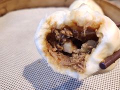 酱肉包-草包包子铺(宽厚里店)
