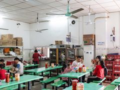 大堂-明记砂煲美食(人民北路四十号大院店)