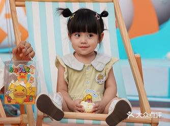 宝贝最喜欢的沁园新出了B.DUCK联名蛋糕