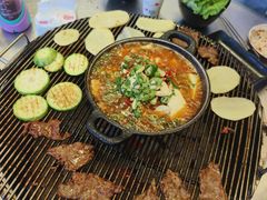 -小辣椒火盆烧烤(温泉南街店)