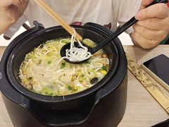 -花馬肆.云南过桥米线(汉神购物广场现场熬汤店)