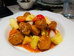 椰果菠萝咕噜肉-闻见中国海南菜(K11店)
