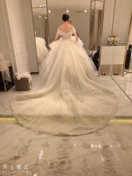 点击看大图 -GRACE KELLY婚纱与礼服(北京店)