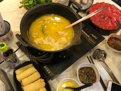 -鲜入围煮花胶鸡海鲜火锅