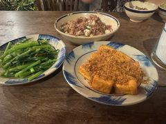 -Cuc Gach Quan Restaurant