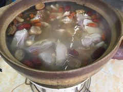 -广味炭炉鸡煲(宝业路分店)