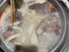 -三人行骨头王火锅(长寿店)