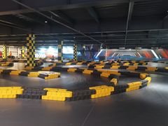 -极限PLAY运动娱乐新世界·团建派对潮玩休闲馆·室内蹦极高空游乐园