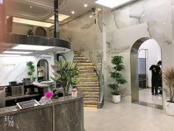 -苏奇发型·烫发染发