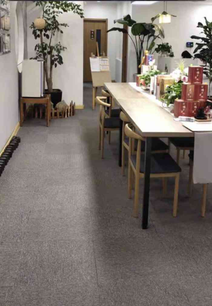 和养堂(远洋广场店)-"在福泰广场a座的2203,进去之后很幽静.