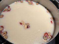 -尚尚仙·酸汤猪手·猪肚鸡火锅(华联万柳购物中心店)