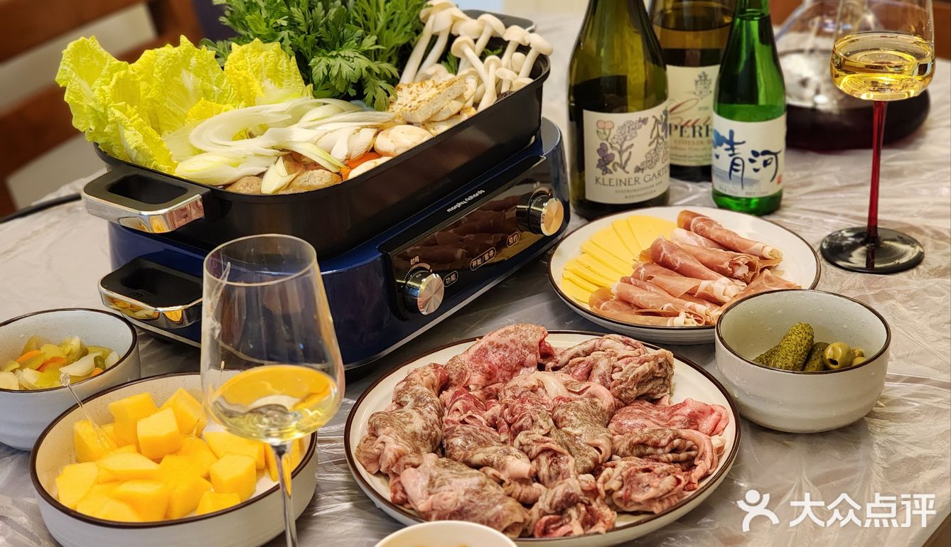 友家小聚，祝贺新婚