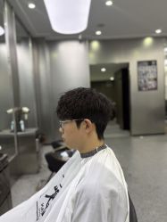 -MOVAN  HAIR莫凡匠人发型屋