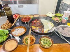 -重庆故事姊妹老火锅(财经学院店)