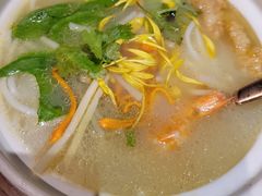 云南过桥米线-云海肴·汽锅鸡·云南代表菜(天山百盛优客店)