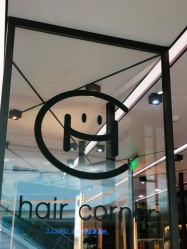 -HAIR CORNER