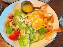 柠檬汁拌扒鲜虾牛油果沙拉-G+KITCHEN(龙湖狮山天街店)