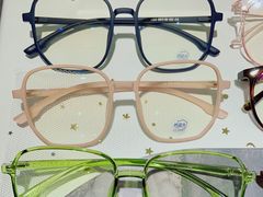 -宏宇眼镜蔡司依视路折扣店(兆佳眼镜城店)