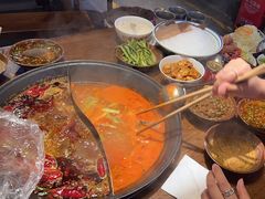 -萍姐火锅·公路夜市(武汉首店)