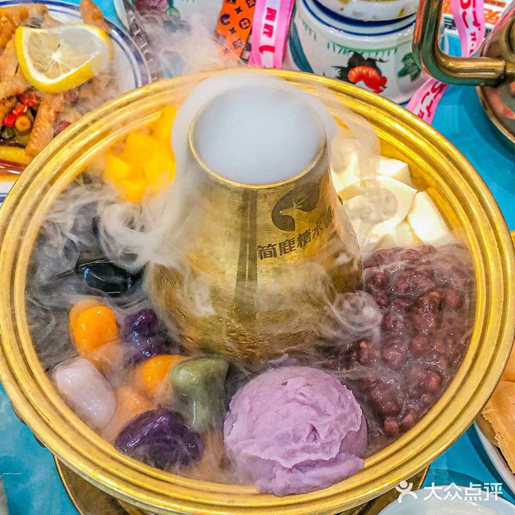 夏天跟糖水铺更搭哦❗️甜品火锅也敲好次的~