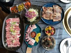 招牌LA牛仔骨-义气烤肉餐吧(大族广场店)