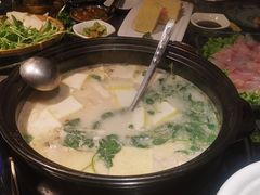 -大匠工房古船木艺术餐厅·猪肚鸡专门店(长白仙岛店)