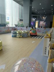 -维佳童话镇演出现场(徐东店)