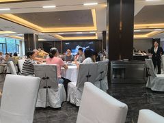-东豪园林海鲜酒家(南港路辅路店)