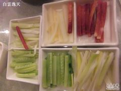 瓜条+葱丝+心里美丝+哈密瓜段-金百万烤鸭店(马甸店)