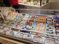 -85度C(生甜甜圈研究工坊·上海平凉店)