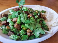 锅巴牦牛肉-小厨子私房菜·云南美食店